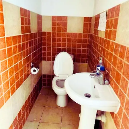 Arodes Asteria Volunteer & Youth Eco-house אכסניה Pano Arodes