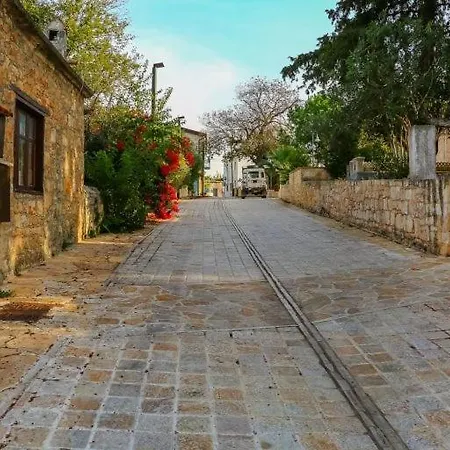 Arodes Asteria Volunteer & Youth Eco-house