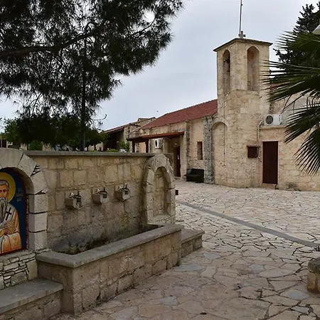 Arodes Asteria Volunteer & Youth Eco-house