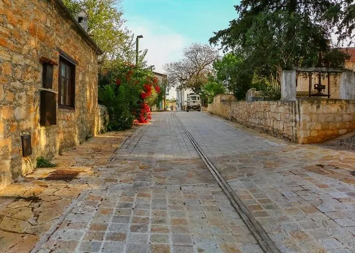 Arodes Asteria Volunteer & Youth Eco-house